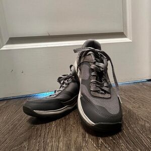 New-balance Women's Grey and Black Trainers